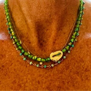 New So Cool Boho The Side Shell Crystal Beaded Necklace Green Gold